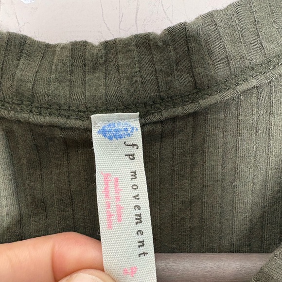 Free People Movement Green Ribbed Tank Size Small - Picture 2 of 3